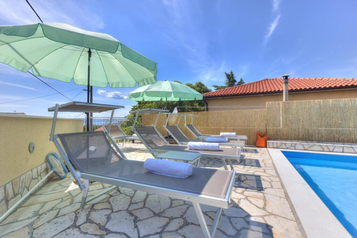Villa Dalmare Novi Vinodolski Exteriör bild