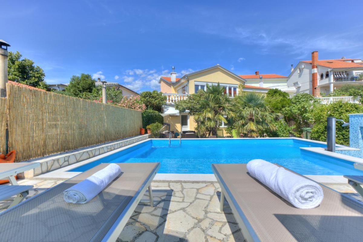 Villa Dalmare Novi Vinodolski Exteriör bild